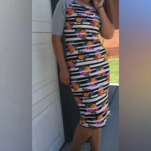 LuLaRoe Julia Fitted Bodycon Sheath Midi Dress Floral Stripes Size XS - Picture 1 of 5